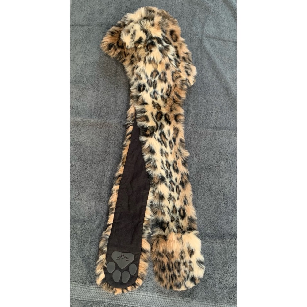NWOT Leopard Spirithood